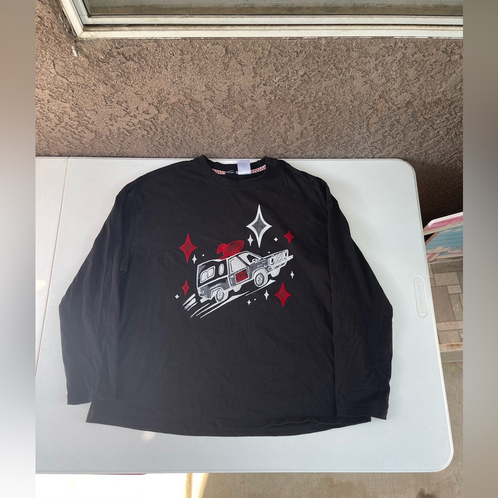 DISNEY • Pizza Planet • Long Sleeve • Size XL ( women’s ) • Unisex